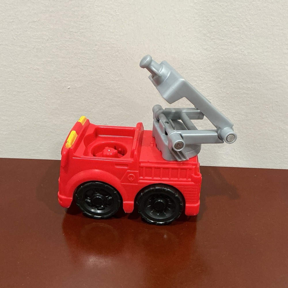 Fisher Price Little People to The Rescue‎ Fire Truck Toy